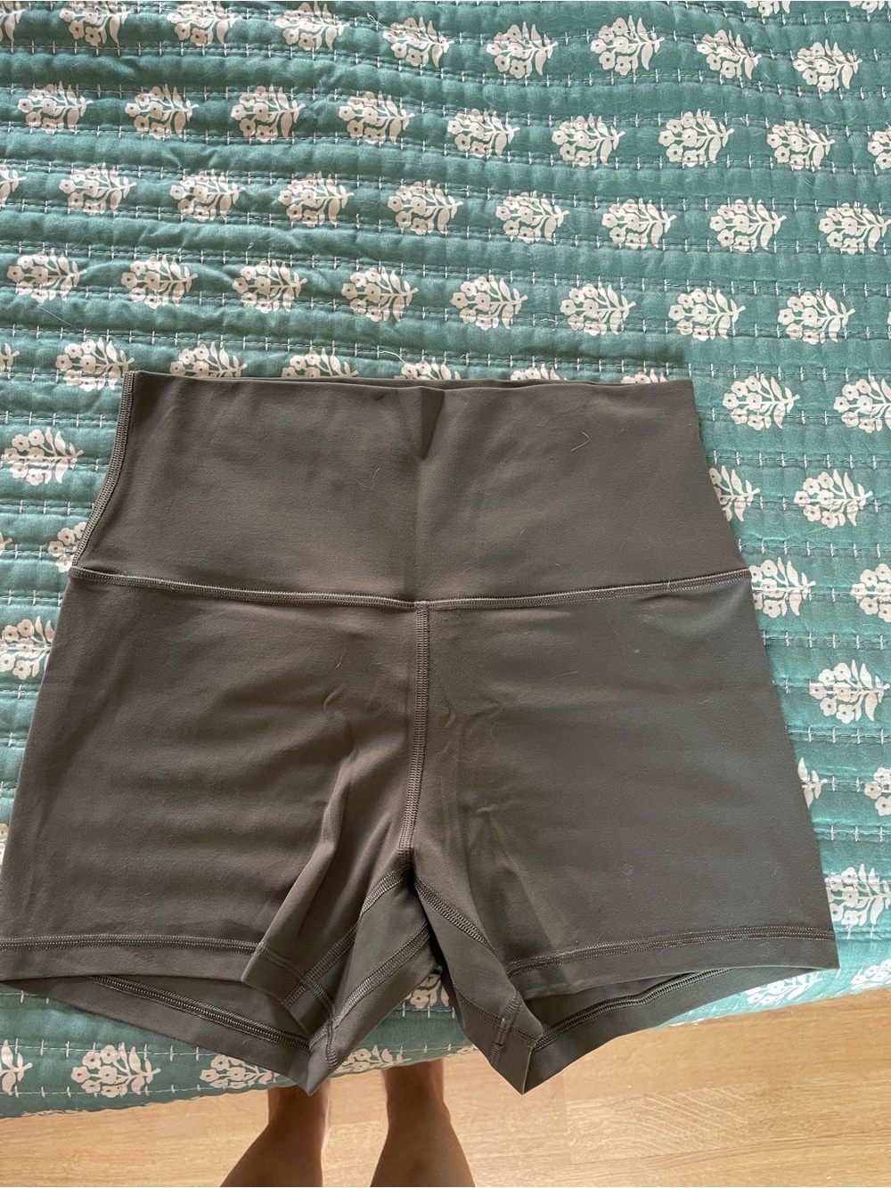 Lululemon align short 4” size 8 sage green color